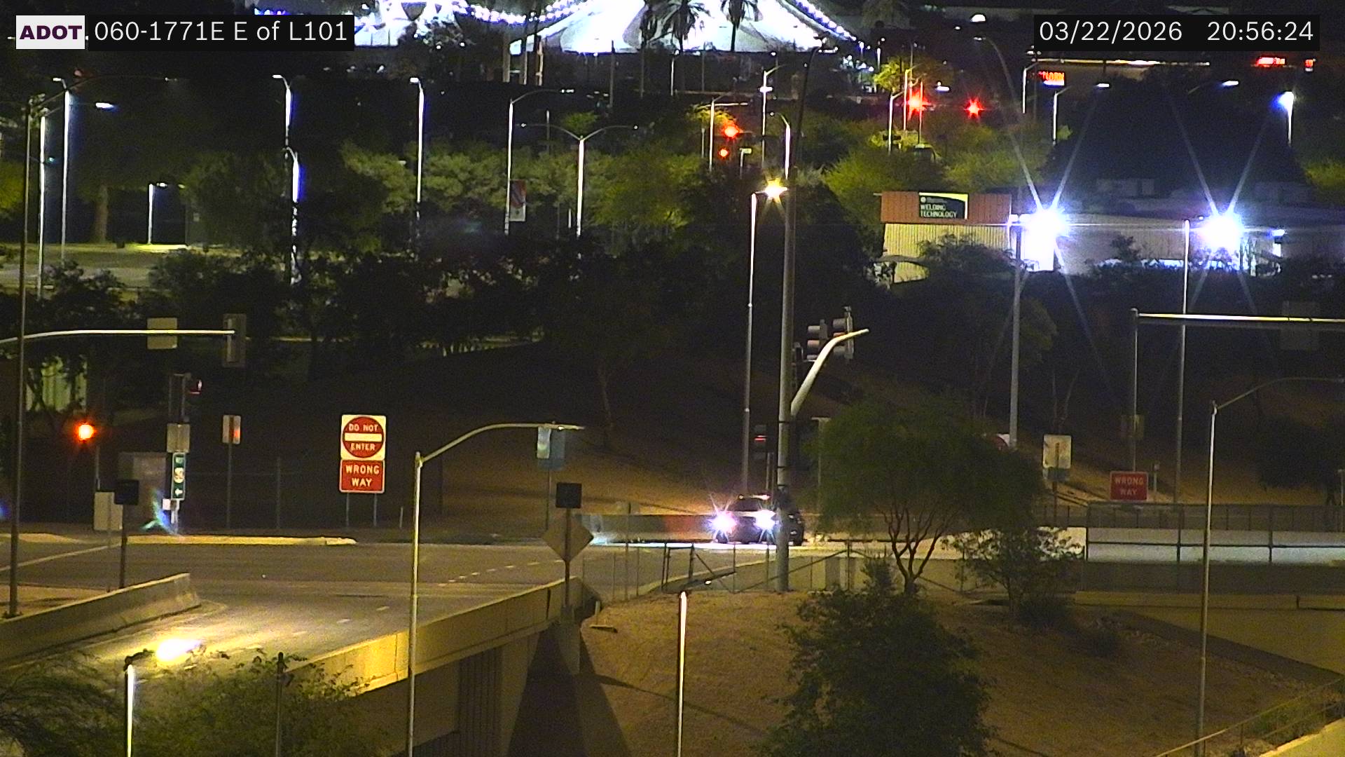 US-60 @E of L-101 live webcam
